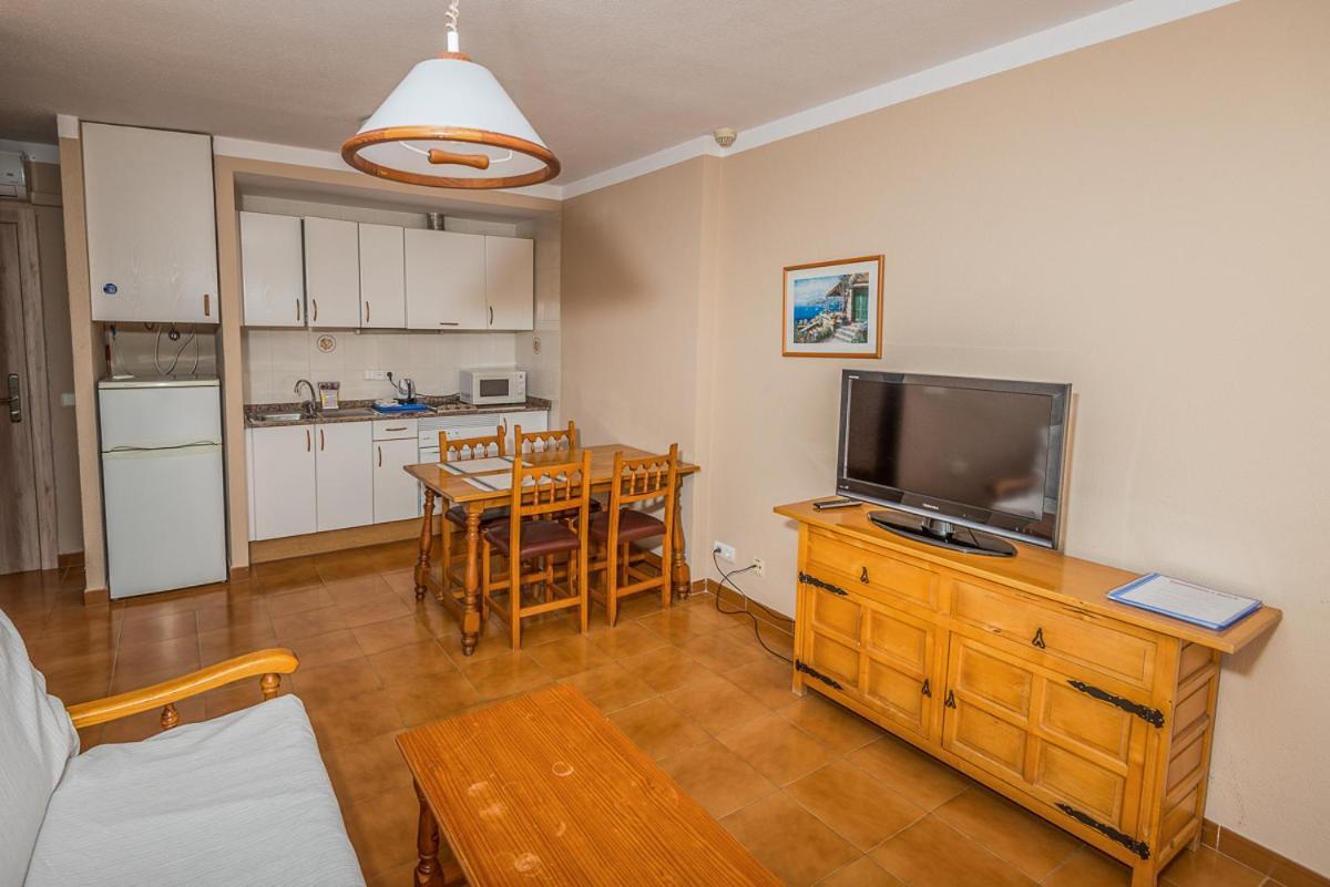 Apartments Niko Санта-Еулалія-дель-Ріо Екстер'єр фото