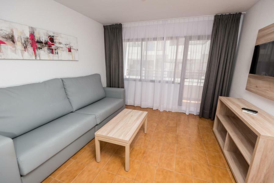 Apartments Niko Санта-Еулалія-дель-Ріо Екстер'єр фото
